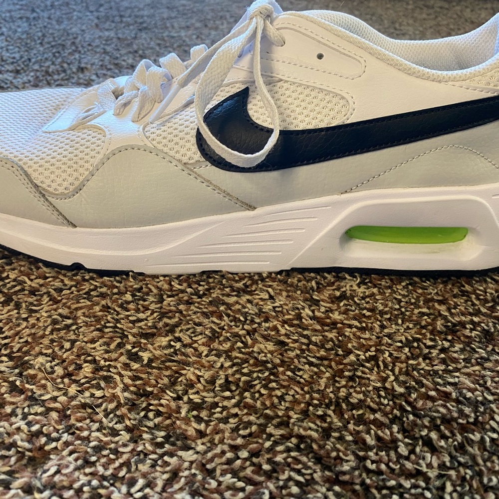 Men’s white Nike air max shoes size 11.5